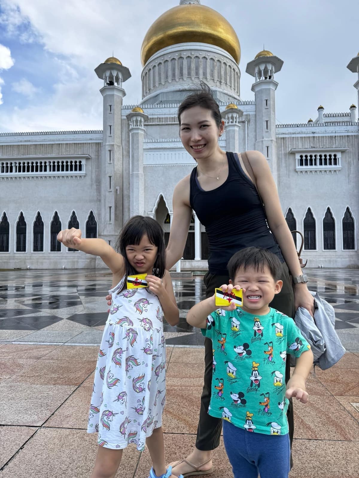Vanessa, Sophie and George outside Omar Ali Saifuddien Mosque