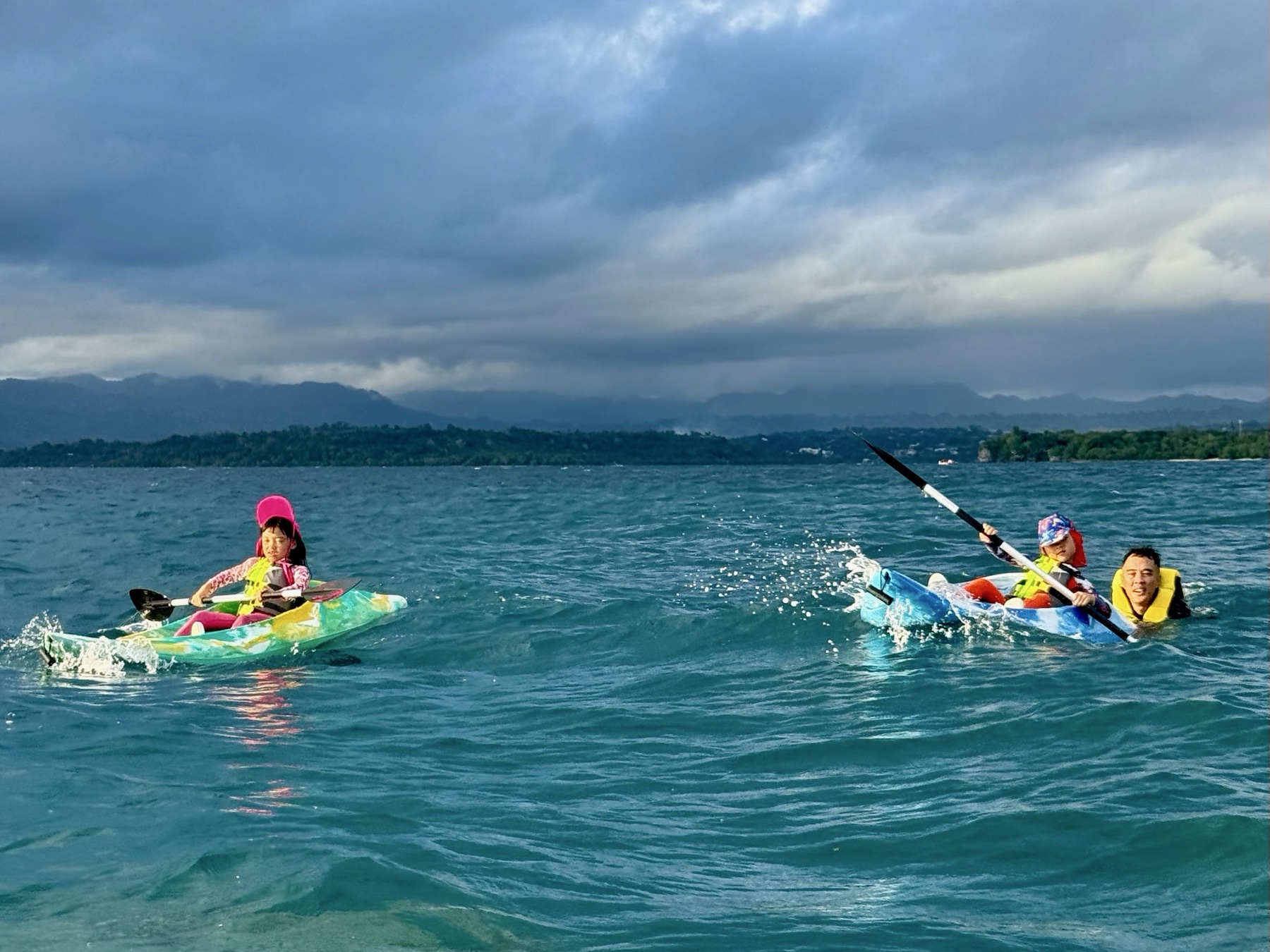 Sophie and George learning to kayak in Vanuatu