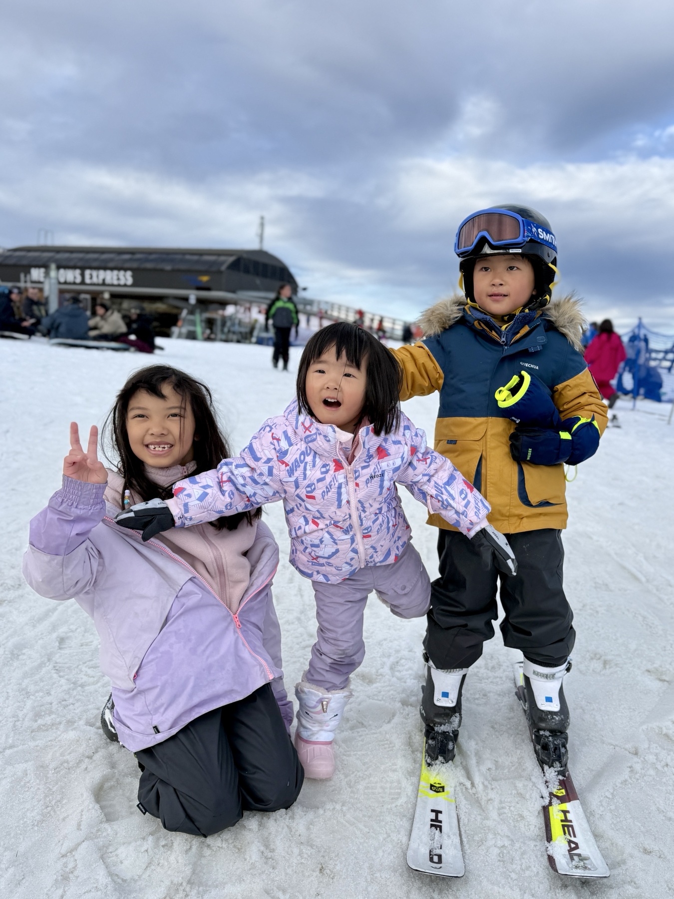 Children skiing in Queenstown