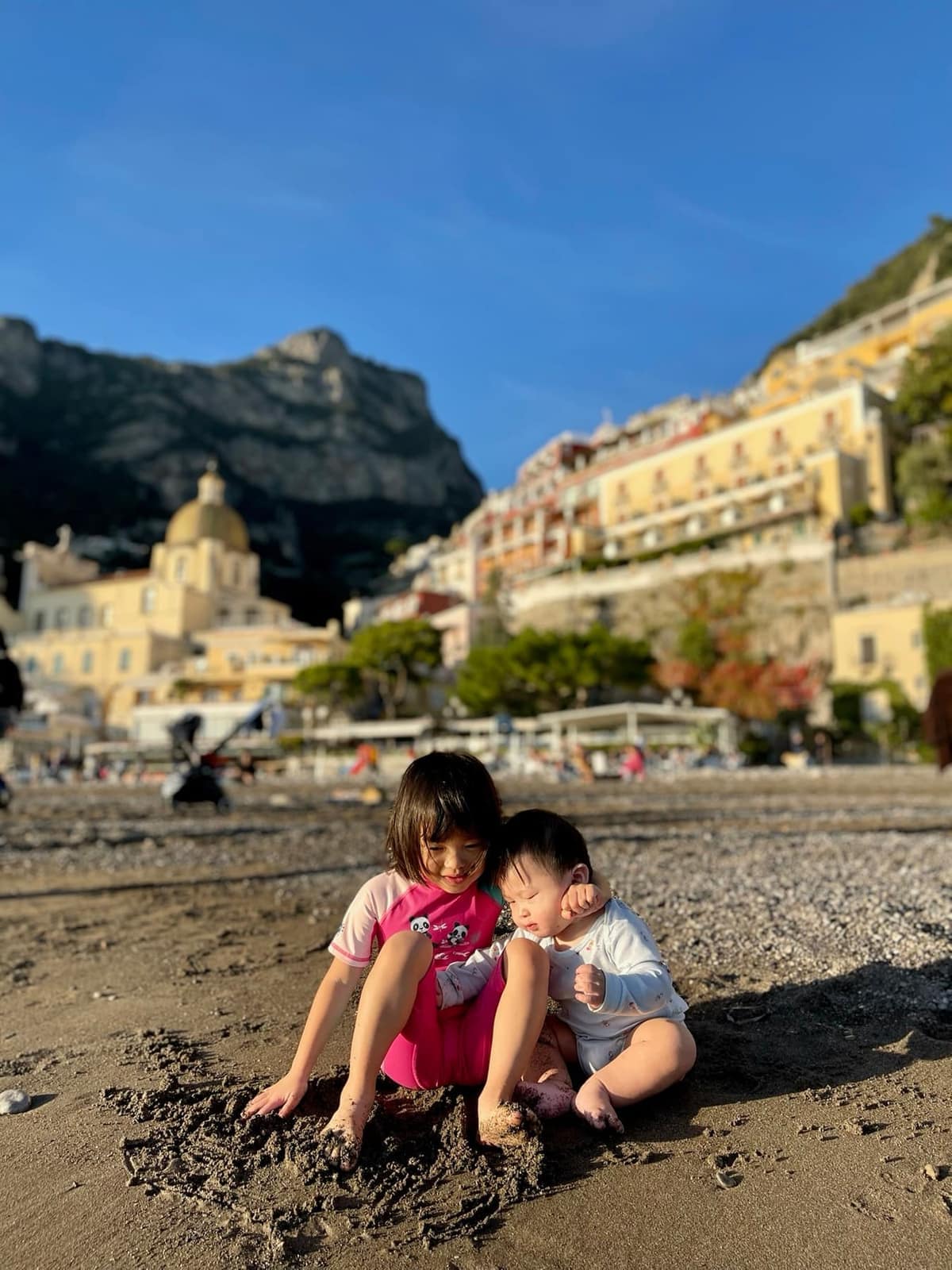 Sophie and George at the Positano beach