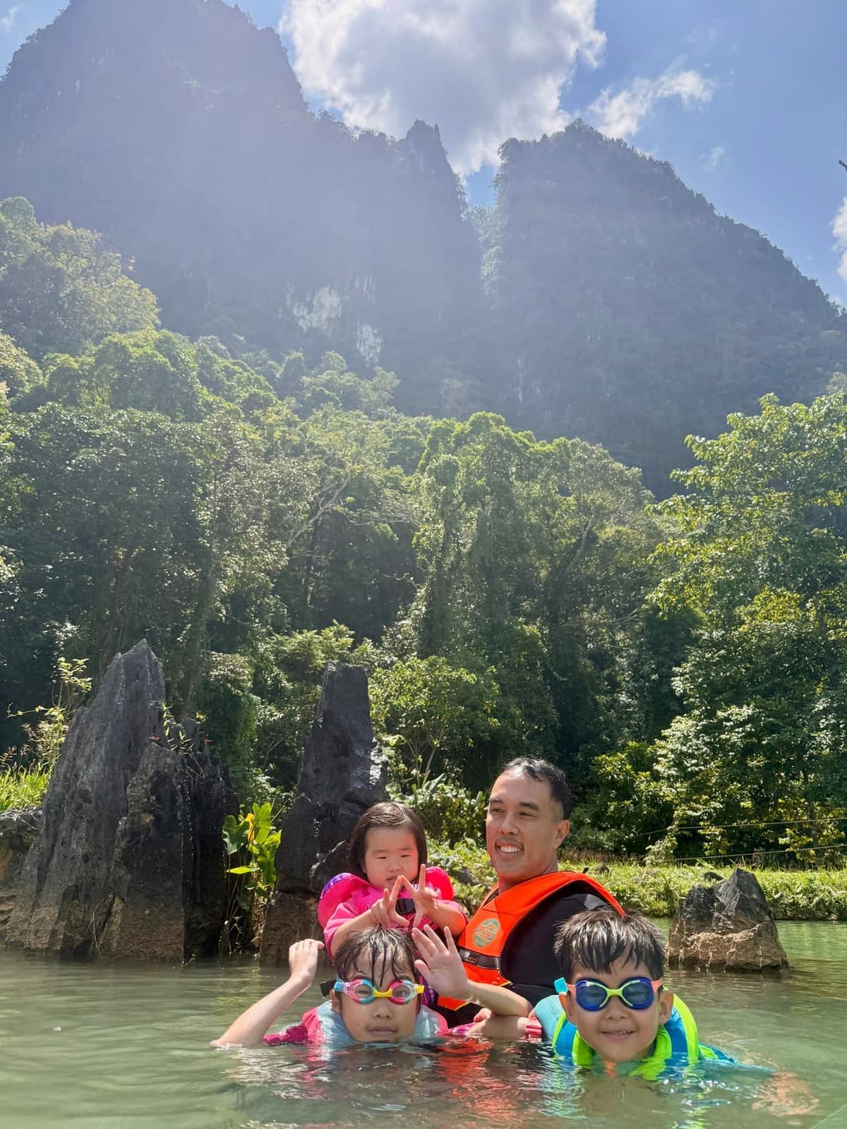 The children at Blue Lagoon 1